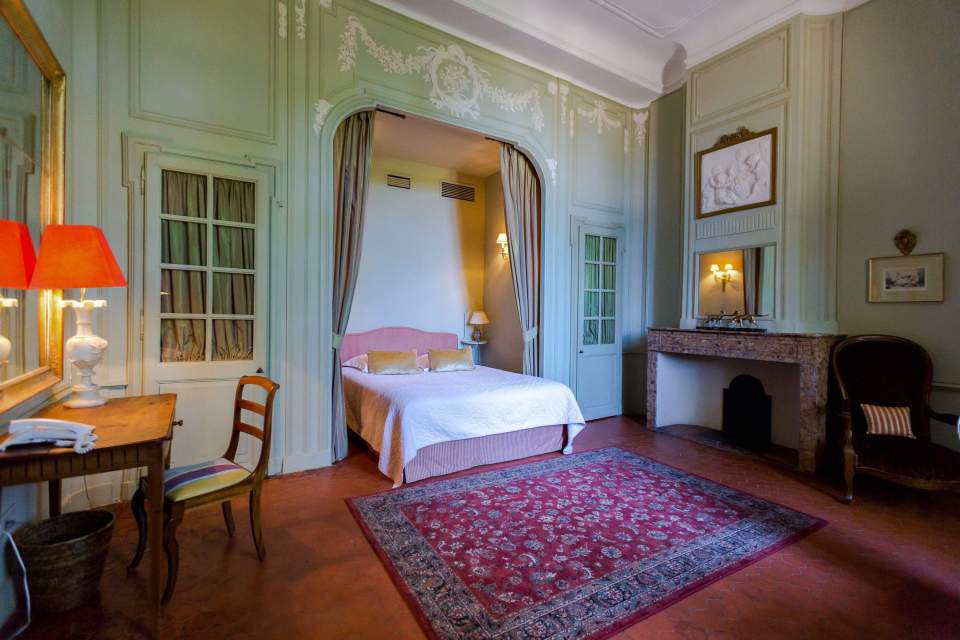 suite hotel chateau de roussan